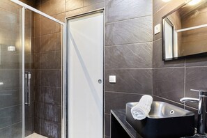 Departamento | Baño | Secadora de cabello, jabón, shampoo 
