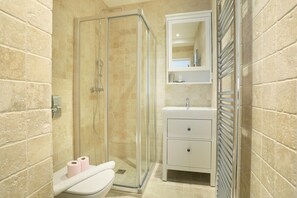 Apartment | Bathroom