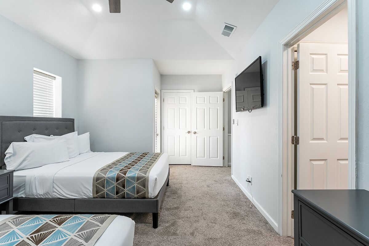 2 bedrooms, iron/ironing board, WiFi, bed sheets