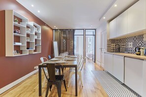 Dining - Charming Flat in the Heart of Paris (Paris)