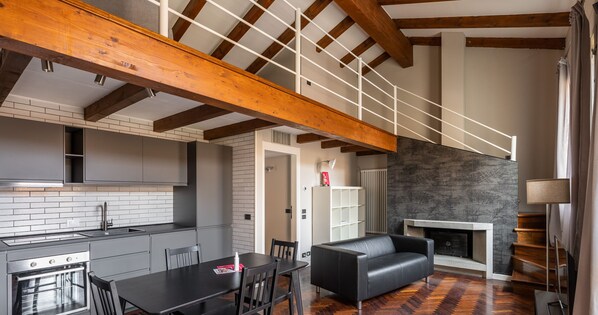 Interior - Wooden Design Apartment by Wonderful Italy (Bologna)