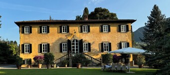VILLA PARADISO, stunning XVII century villa on the hills at 7 kms east of Lucca