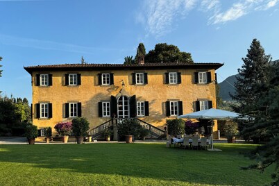 VILLA PARADISO, stunning XVII century villa on the hills at 7 kms east of Lucca