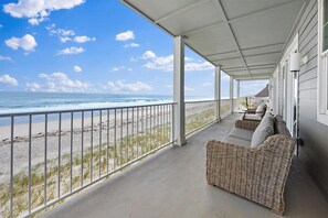 Property grounds - Beachfront Home, Pool Table, BBQ & Beach Access (St. Augustine)