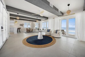 Interior - Beachfront Home, Pool Table, BBQ & Beach Access (St. Augustine)