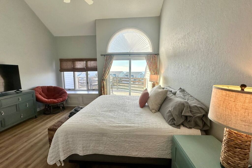 3 bedrooms, iron/ironing board, bed sheets