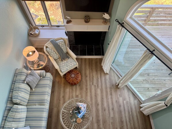 智能電視、壁爐