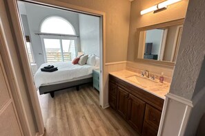 3 Schlafzimmer, Bügeleisen/Bügelbrett, Bettwäsche