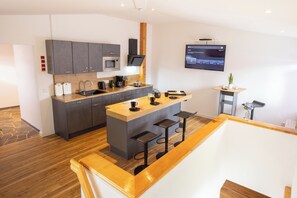 Refrigerador, horno, placa de cocina, lavavajillas