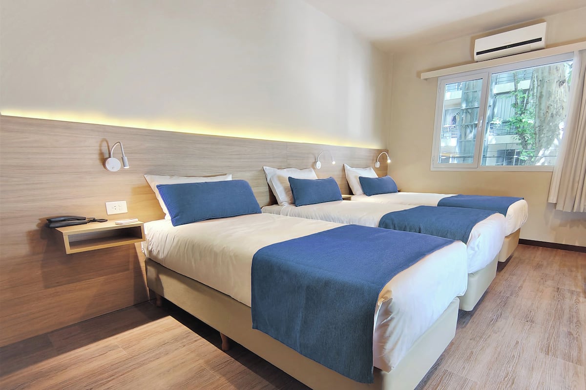 Triple Room | Free WiFi, bed sheets