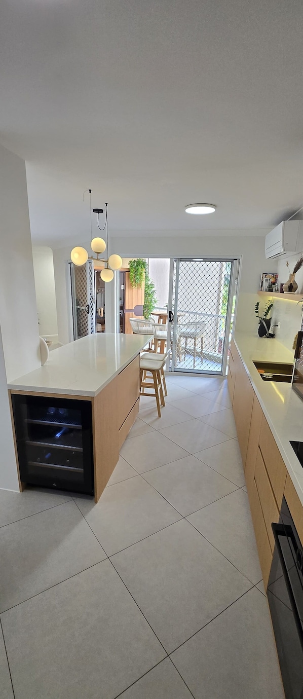 Fridge - Two-Bedroom Apartment with Private Sauna on the Balcony/500m to the Beach (Broadbeach)