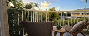 Property grounds - Two-Bedroom Apartment with Private Sauna on the Balcony/500m to the Beach (Broadbeach)