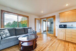 House (1 Bedroom) | Interior