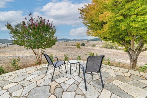 Romantic Vineyard Getaway in Oakland: Mtn Views!