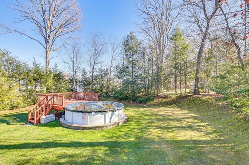 Pool, Deck & Grill: Spacious Apt in Naugatuck!