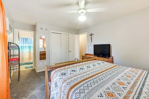 Interior - Pool, Deck & Grill: Spacious Apt in Naugatuck! (Naugatuck)