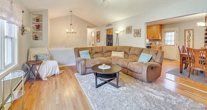 Pool, Deck & Grill: Spacious Apt in Naugatuck!