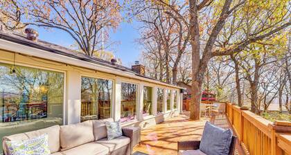 1 Mi to Dtwn Fayetteville: Home w/ Fenced Yard