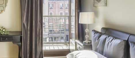 2 slaapkamers, een strijkplank/strijkijzer, gratis wifi, beddengoed