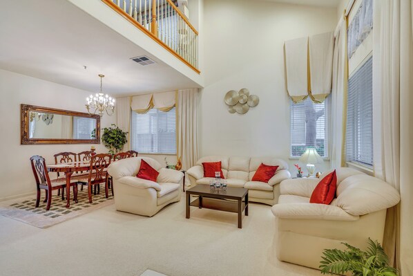 House (4 Bedrooms) | Interior