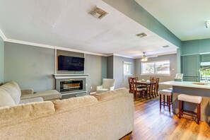 House (3 Bedrooms) | Interior