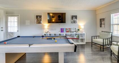 Game Room & Grill: Family Home in Corpus Christi!