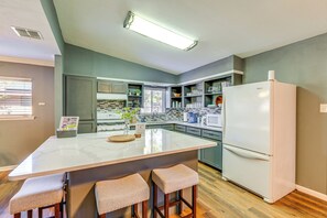 House (3 Bedrooms) | Interior - Game Room & Grill: Family Home in Corpus Christi! (Corpus Christi)