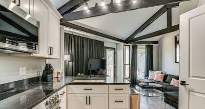 7 Mi to Ocean: Myrtle Beach Condo w/ Deck