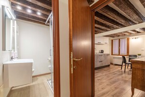 Uklassifisert bilde, 2 av 24, knapp