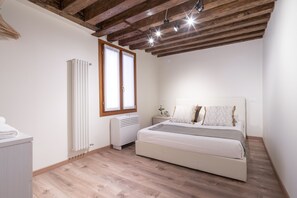 1 camera, ferro/asse da stiro, Wi-Fi gratuito, lenzuola