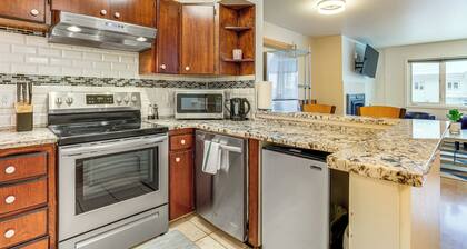 1 Mi to Dtwn: Cozy Condo in Anchorage!