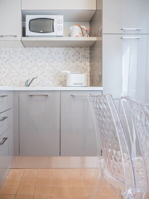 Fridge, microwave, dishwasher, toaster