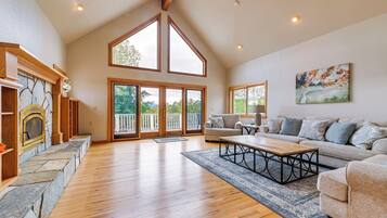 House (4 Bedrooms) | Interior