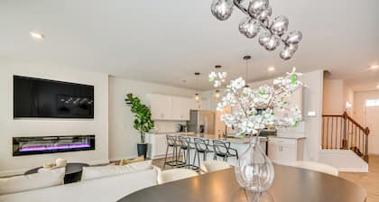 Modern Townhome w/ Private Yard in Kernersville!