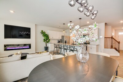 Modern Townhome w/ Private Yard in Kernersville!