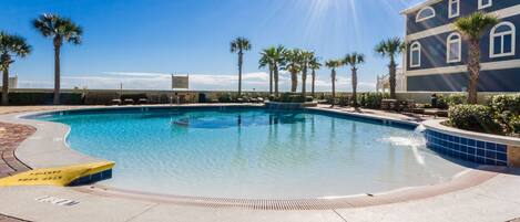 Piscine couverte, piscine extérieure