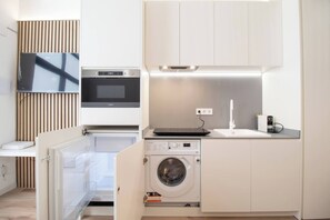 Fridge, microwave, dishwasher, coffee/tea maker - Maritim 2 by Concept Flats (Valencia / València)