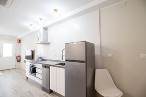 Fridge, microwave, oven, dishwasher - Nautical A by Concept Flats (Valencia)