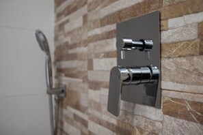 Hand-held showerhead - Nautical A by Concept Flats (Valencia)