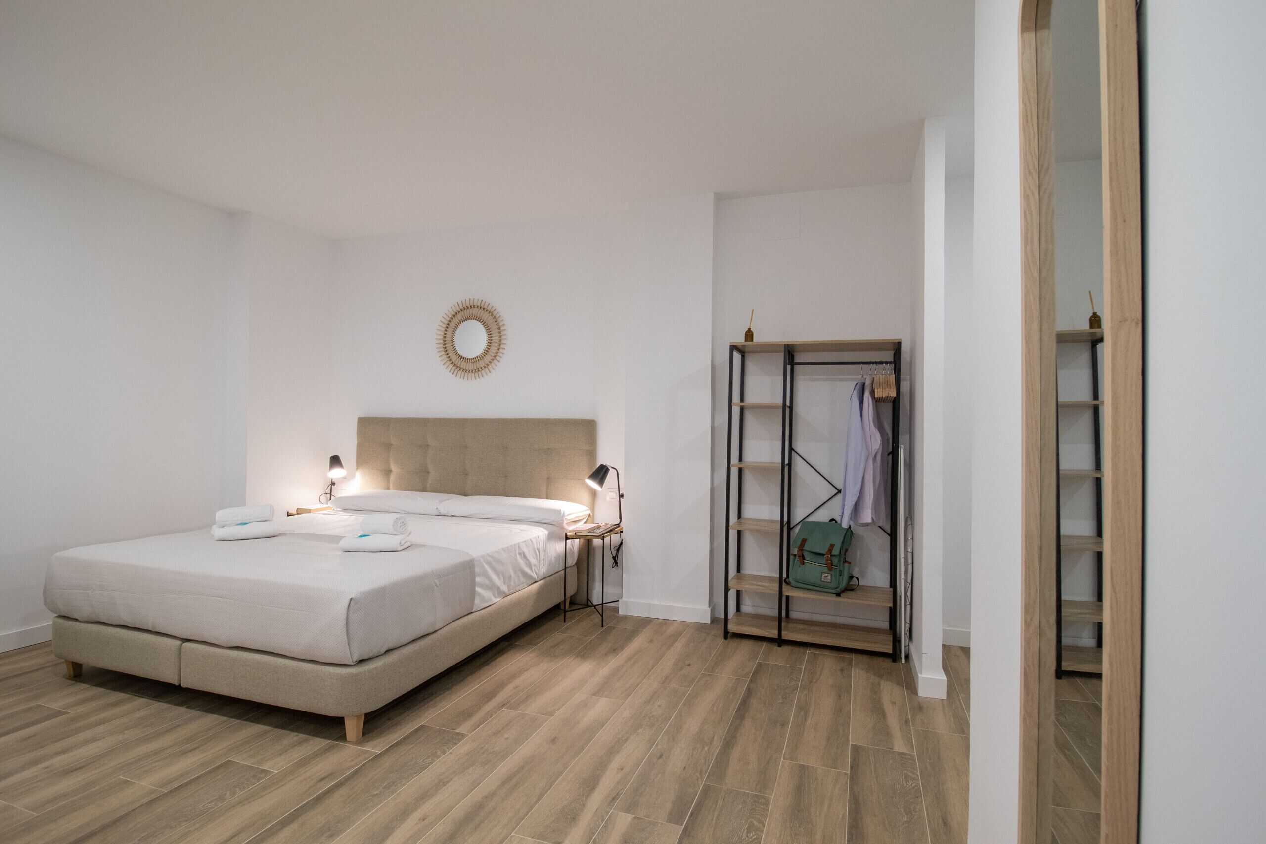 Een strijkplank/strijkijzer, gratis wifi