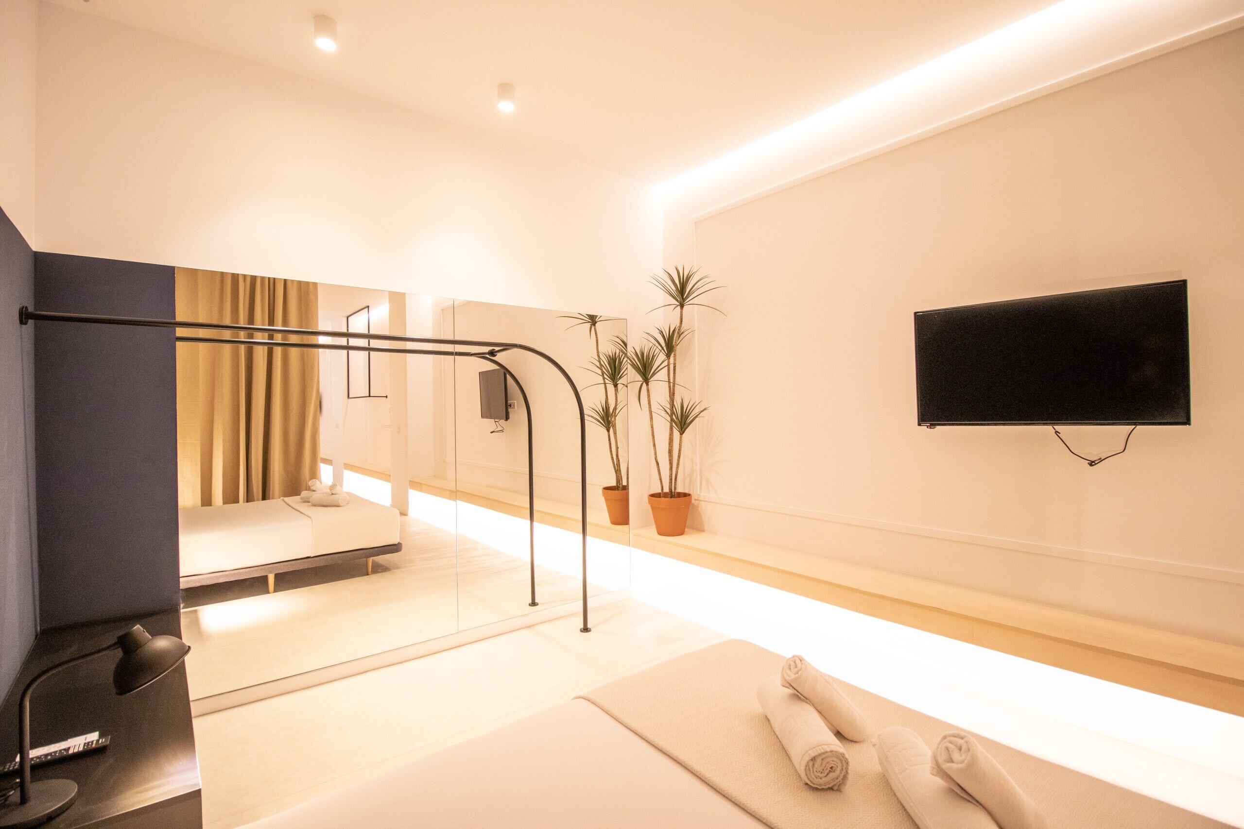 1 bedroom, iron/ironing board, free WiFi