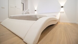 Iron/ironing board, WiFi (free), bed sheets