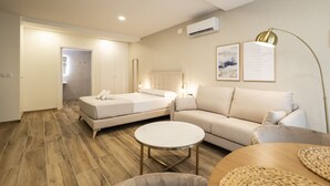 TV - Cortes A by Concept Flats (Valencia)