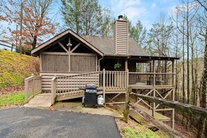 Terrace/patio - *Bring Pets!* Hot Tub + Fireplace* Great Location! (Sevierville)