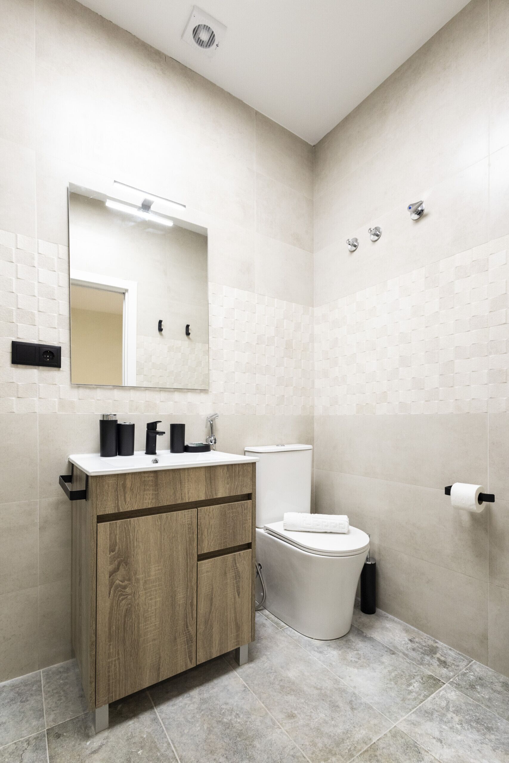 Ducha, secador de pelo, toallas