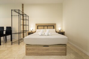 熨斗/熨衣板、免费 WiFi、床单