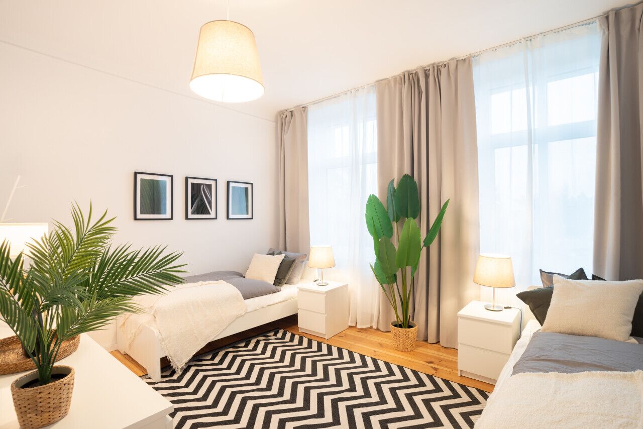 3 bedrooms, desk, WiFi, bed sheets