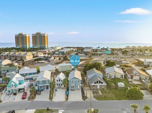 Exterior - Spacious 4-bed, 3-bath Beach House Sleeps 12 for the Perfect Getaway (Panama City Beach)