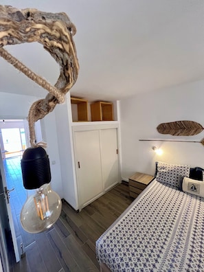 1 chambre, accès au Wi-Fi (inclus), literie fournie