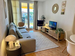 Smart-tv och eldstad